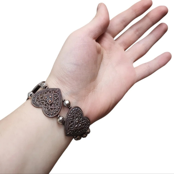 Vintage Perforated Heart Flower Hollow Out Laced Bracelet - Picture 4 of 5